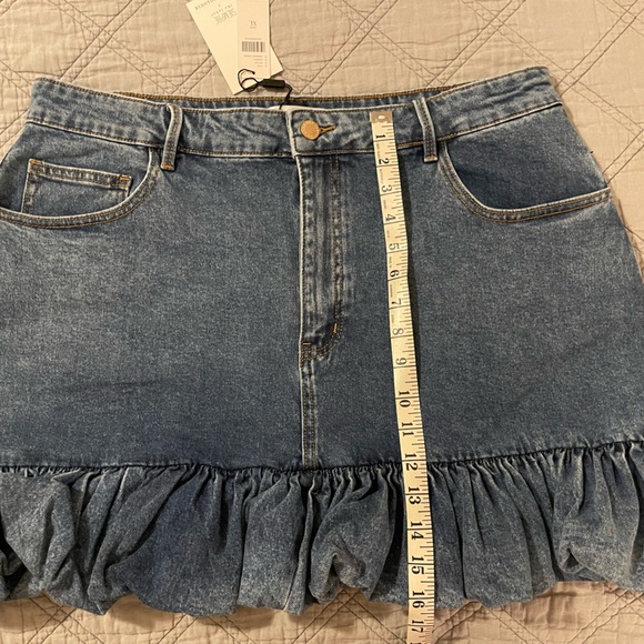 Siempre Naomi Denim Bubble- Hem Ruffle Mini Skirt - Picture 6 of 12